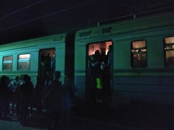 На Львовщине пассажиры снова блокировали движение электрички из-за нехватки мест