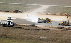 В Одессе строят новую взлетно-посадочную полосу (ФОТО)