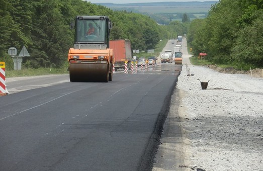 На ремонт и строительство автодорог в Украине в бюджет заложили 55 миллиардов гривен