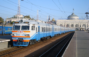 На Одесской железной дороге начала работать электричка после капремонта