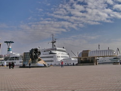 Как Одессу 10 лет назад в последний раз посетил последний советский лайнер (ФОТО)
