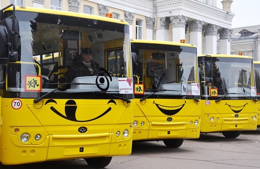 Житомирская область получила 20 новых школьных автобусов