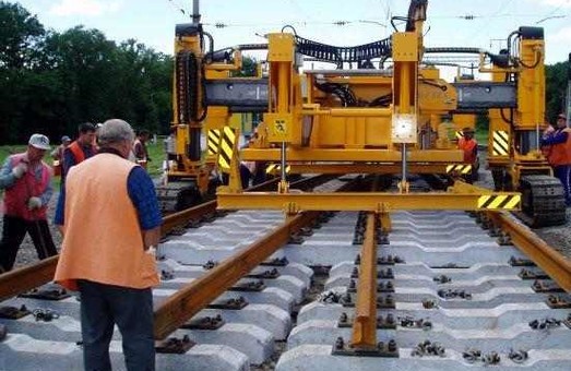 На Одесской железной дороге с начала года отремонтировали почти 300 километров пути