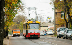 Одесские трамваи во время золотой осени (ФОТО)
