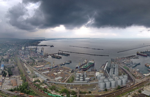 Одесский порт будет работать в полном объеме, несмотря на военное положение