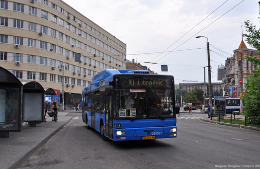 В Днепре на маршрутах появились большие автобусы