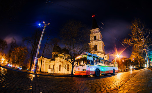 Когда в Одессе можно встретить ночной троллейбус (ФОТО)