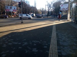 В Одессе ремонтируют тротуары по европейскому образцу