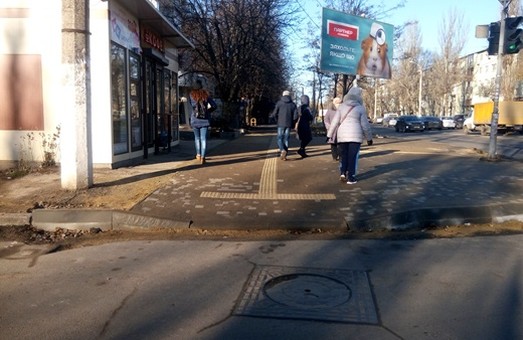 В Одессе ремонтируют тротуары по европейскому образцу
