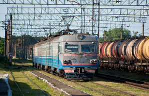 Львовская железная дорога отправила электричку на ремонт в Киев