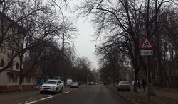 В Одессе на улице Героев Крут установили новые дорожные знаки