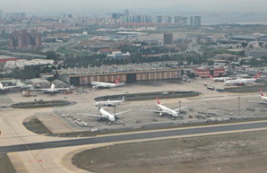 Стамбульский аэропорт имени Ататюрка продолжит работу еще на несколько месяцев