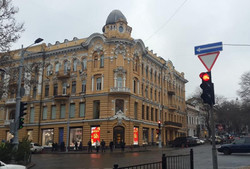 В Одессе на улице Ришельевской появились новые светофоры