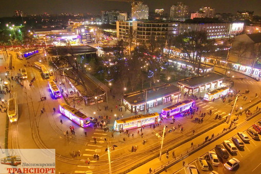 По Одессе проедет парад рождественских трамваев
