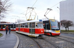 По улицам Праги курсирует ретро-трамвай «Tatra T1» (ФОТО)