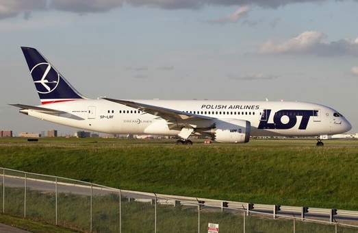 Польская авиакомпания «LOT» хочет летать из Украины в Канаду