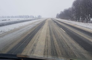Дороги севера Одесской области заваливает снегом (ФОТО, ВИДЕО)