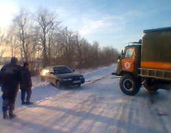 Одесские «чрезвычайники» рассказали, как спасали транспорт из снежного плена (ФОТО)