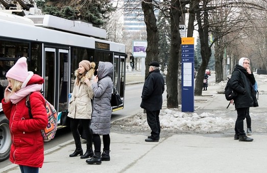 В Днепре изменяют дизайн остановок общественного транспорта