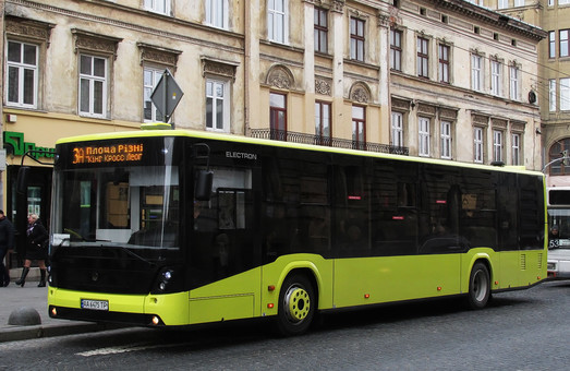 Во Львове в коммунальных автобусах появятся кондукторы-контролеры