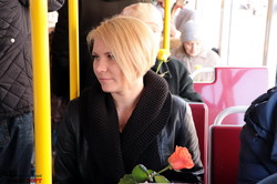 Как в одесском трамвае поздравляли пассажирок с весенним праздником 8 марта (ФОТО, ВИДЕО)