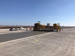 В Одесском аэропорту досрочно начали укладку бетона на новой взлетно-посадочной полосе
