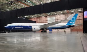 Компания  «Boeing» представила самый длинный пассажирский самолет в мире