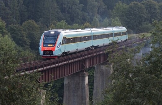 Во Львове поезда дальнего следования будут останавливаться еще на двух станциях
