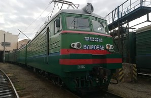 В локомотивном депо Мукачево продолжают капитальный ремонт магистральных электровозов