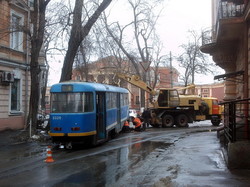 В Одессе на улице Софиевской уже начали демонтаж трамвайных путей (ФОТО)