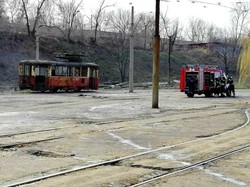 В Каменском уникальный ретро-трамвай использовали для учений пожарных