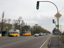 На трассе на Рени под Одессой оборудовали пешеходные переходы