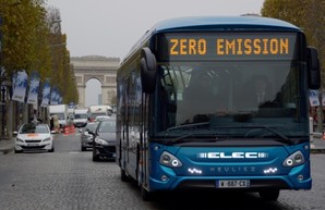 Столица Франции покупает 800 электробусов