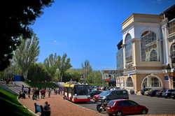 Электробус и "Тесла" стали главными точками притяжения на первом Одесском экофестивале (ФОТО, ВИДЕО)