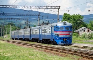На Львовской железной дороге проводят ремонт путей в направлении Закарпатья