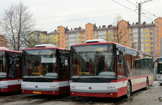 За год коммунальные автобусы Ивано-Франковска перевезли более 2,5 миллионов пассажиров