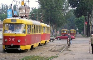В Запорожье укладывают новые трамвайные пути