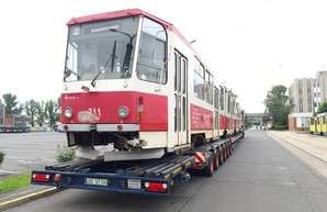 Транспортная компания Праги купила подержанные трамваи «Tatra KT8D5» в Мишкольце