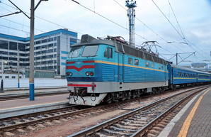 На летнее время «Укрзализныця» продлила два поезда до популярных курортов