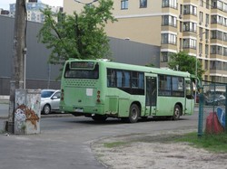 В Киеве заметили редкий китайский автобус «Mudan», выпущенный компанией «Yutong»