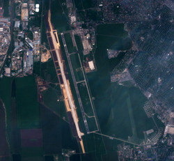 В Одессе быстрыми темпами строят новую взлетно-посадочную полосу в международном аэропорту