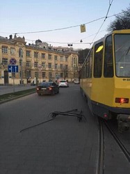 Во Львове трамваи ломают пантографы из-за использования устаревшей подвески контактного провода
