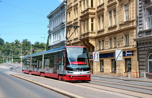 Мэр Днепра полетел в Чехию смотреть на новые трамваи
