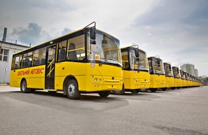 Завод в Луцке отправил в Житомир пять школьных автобусов «Богдан»