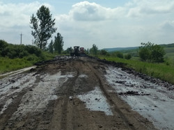 Непогода парализовала движение на местных автодорогах Одесской области