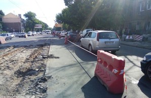 Из-за реконструкции перекрестка Прохоровской и Мясоедовской на одесской Молдаванке наблюдаются значительные транспортные заторы