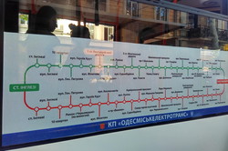 На некоторых одесских троллейбусах появились наружные схемы маршрутов как в метро (ФОТО)
