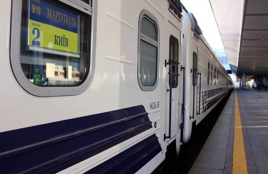 «Укрзализныця» хочет совместно с «Метинвестом» купить вагоны для пассажирских поездов на Мариуполь
