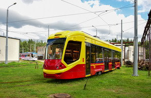 Латвийский город Даугавпилс начал испытывать трамвай российского производства