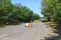 Как ремонтируют размытую дорогу между Овидиополем и Затокой (ВИДЕО)